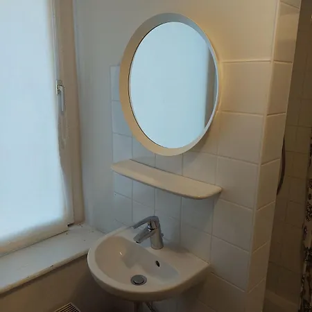 Very Small Without Wi-fi And Without A Kitchen * 쾰른