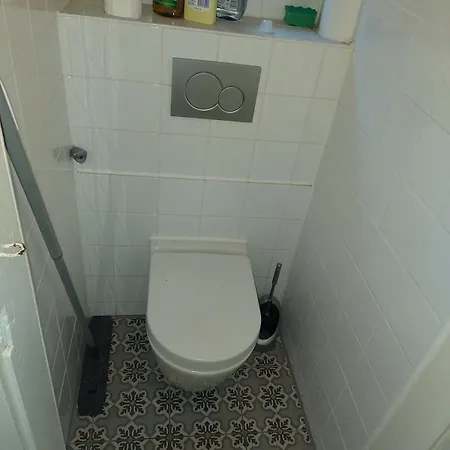 아파트 Very Small Without Wi-fi And Without A Kitchen